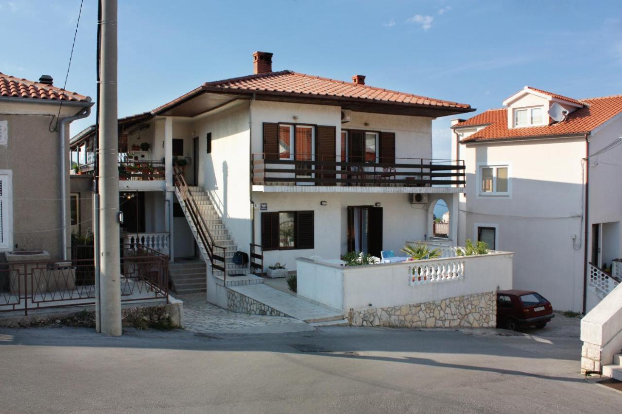 Double Room Vrbnik 5301B Kültér fotó